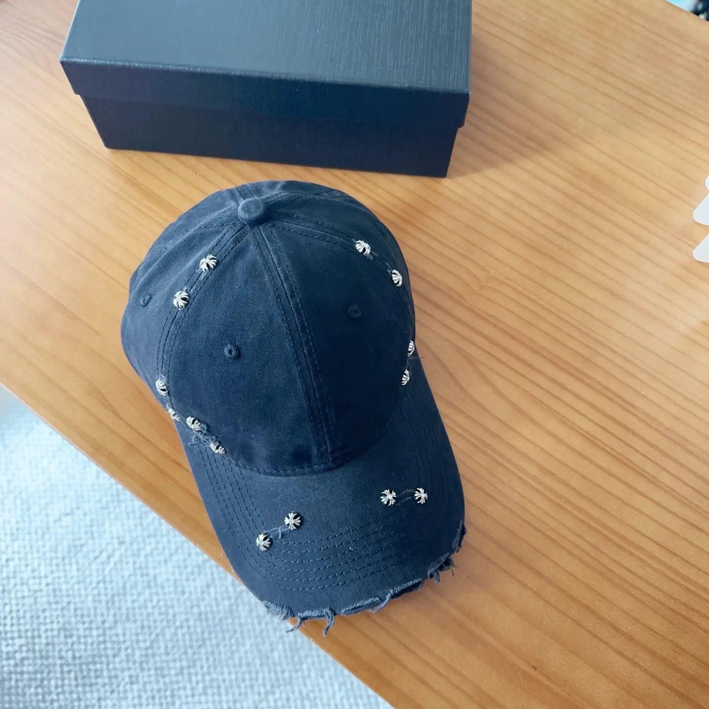 🉐️120 Chrome Hearts 💓Early autumn Korean style fashion retro distressed hole hat worn design versatile baseball cap peaked cap